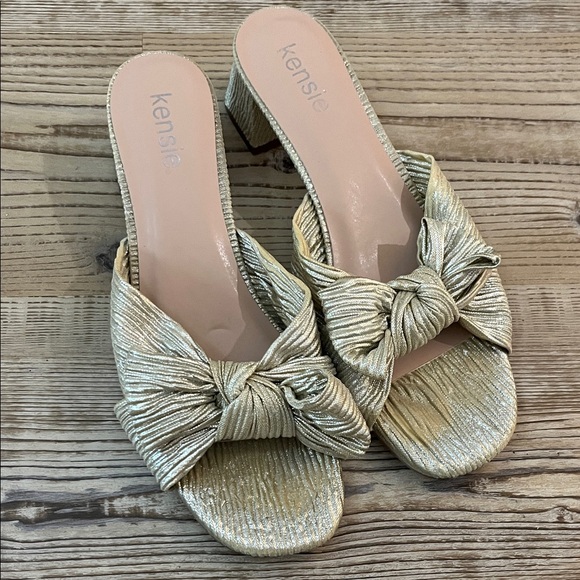 Kensie Shoes - Kensie Metallic Gold Bow Sandles